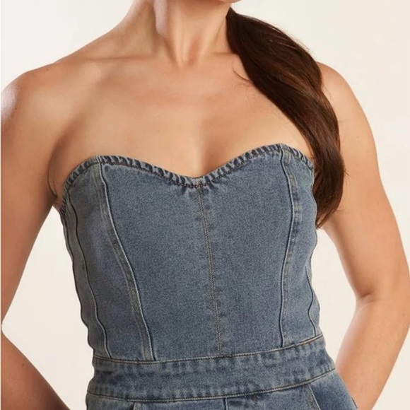 Free Market by Flying Tomato Women’s Blue Denim Strapless Jumpsuit NWT. Size M - Picture 5 of 12